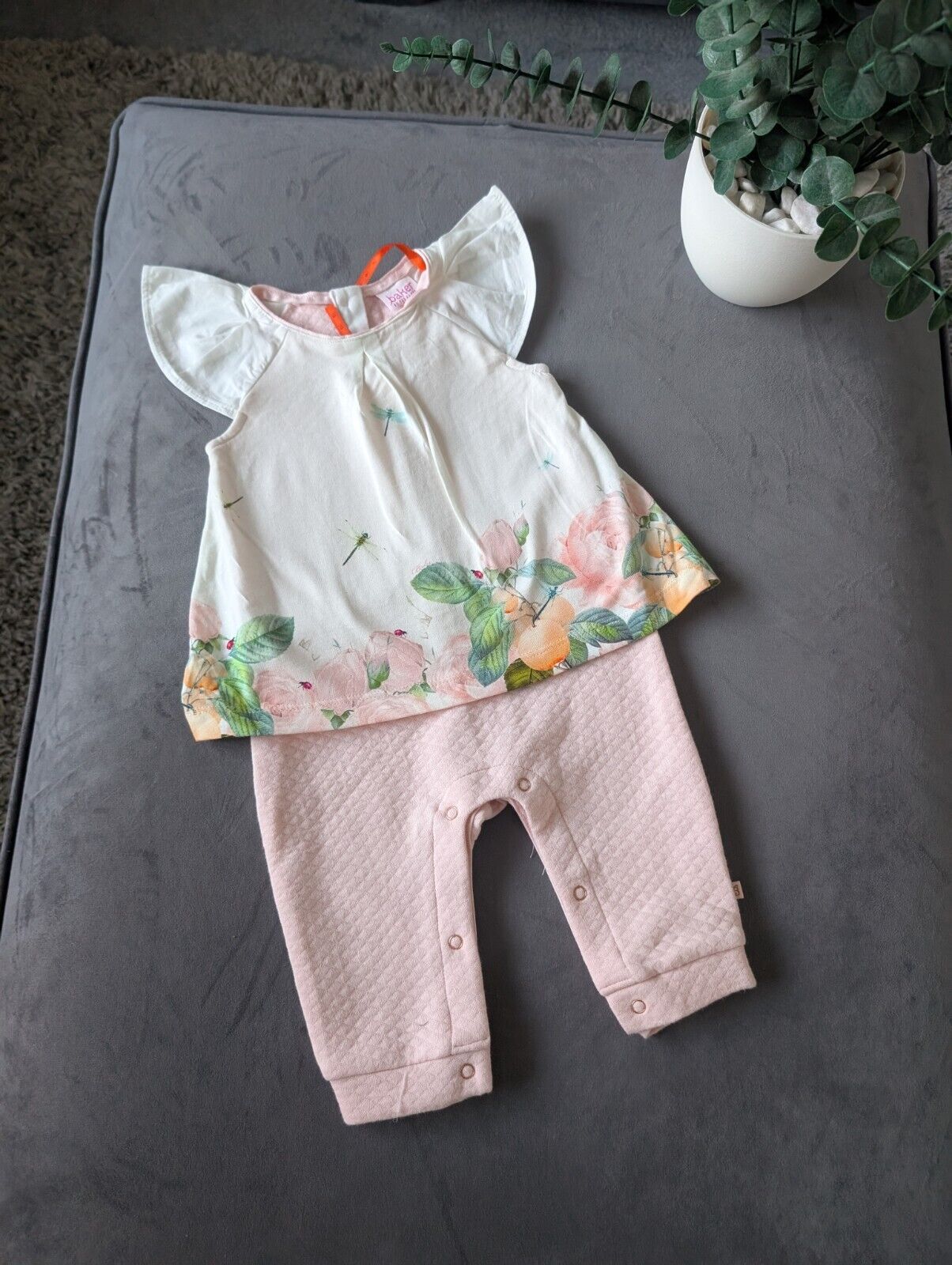 Bnwot Ted Baker Baby Girl Sleepsuit Outfit/romper Quilted Frill Gift 3-6 Floral