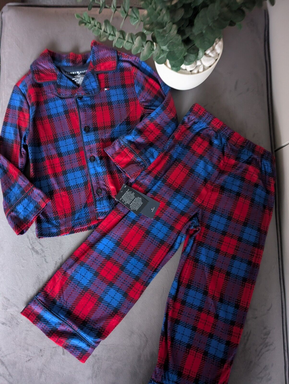 New Adorable Tommy Hilfiger Boys Plaid Pyjamas Blue Red Gift Soft 4 Checked