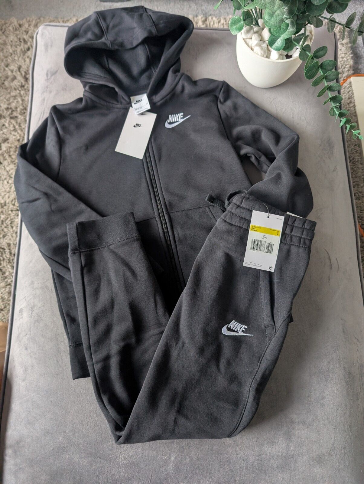 New Nike Kids Unisex Full Black Tracksuit Full Zip Top + Joggers Casual Size S