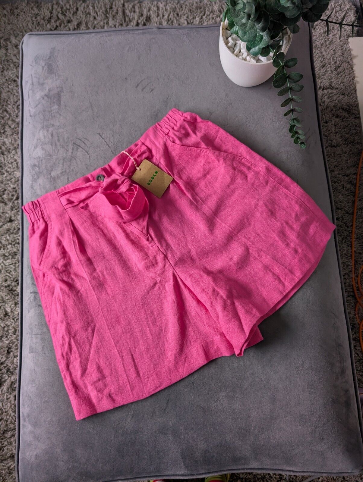 New Women's BODEN 100% Linen Bright Pink Shorts UK 12 Pink Tie Belt Summer