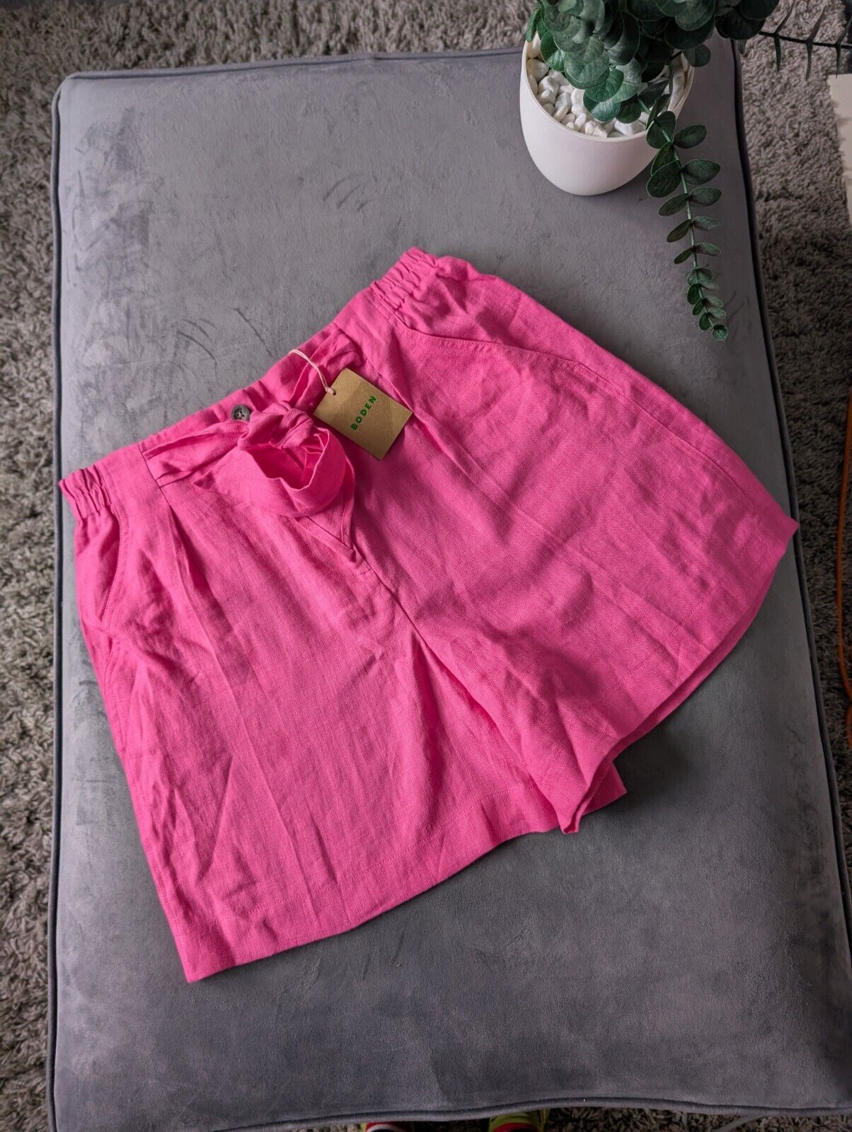 New Women's BODEN 100% Linen Bright Pink Shorts UK 12 Pink Tie Belt Summer