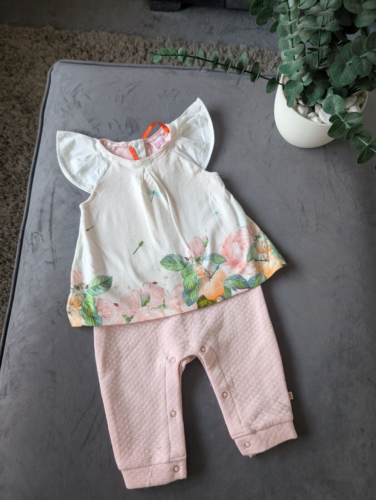 Bnwot Ted Baker Baby Girl Sleepsuit Outfit/romper Quilted Frill Gift 3-6 Floral