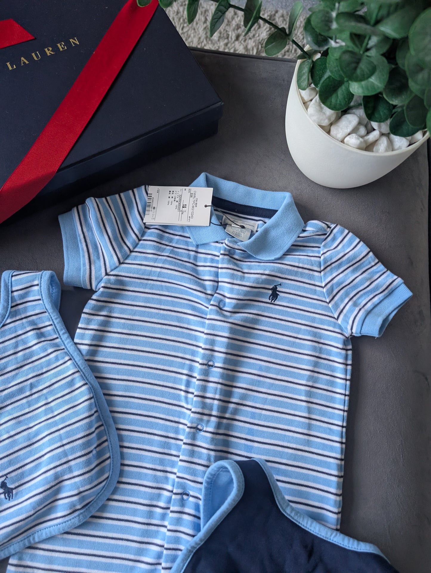 New Ralph Lauren Baby Boy Navy Blue Stripe Romper 6-9m Gift Cute Baby + 2 x Bibs